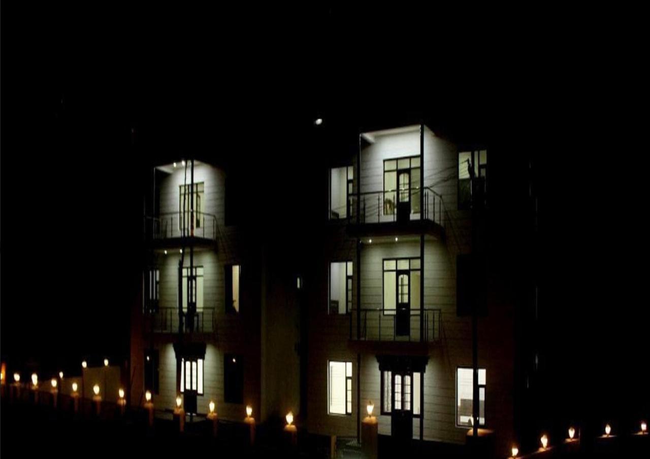 Hotel Kargil Heights מראה חיצוני תמונה