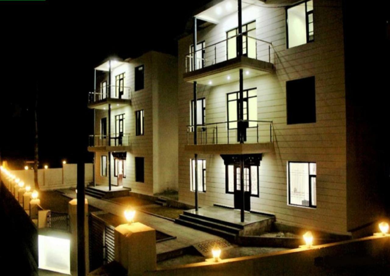 Hotel Kargil Heights מראה חיצוני תמונה